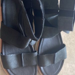 Merrell sandals size 7- black